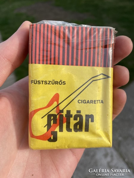 Gitár cigaretta bontatlan retro szocialista antik