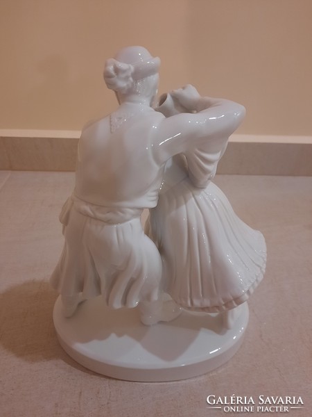 White Herend porcelain sprinkler couple, sprinklers figure