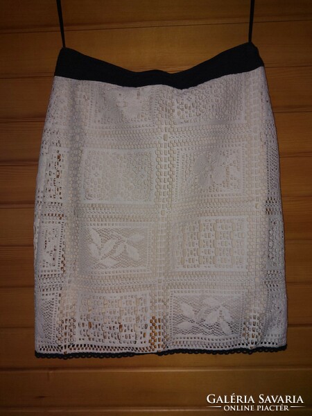 S pretty midi skirt. Waist: 38 cm, length: 54 cm.