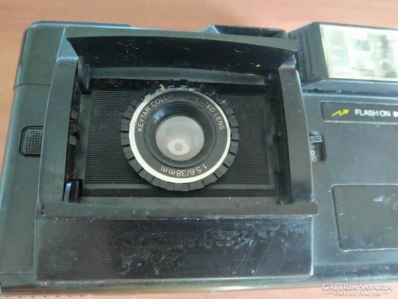 3 db retro filmes fényképezőgép, Penti II.(német), Halina 280 AFF (japán) és Ewerflash (amerikai)