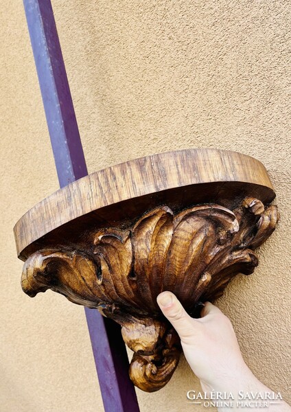 Carved wooden corner bracket, pedestal