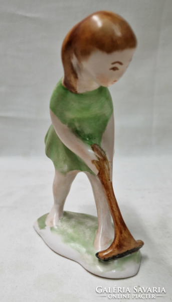 Bodrogkeresztúr rake girl ceramic figurine in perfect condition 11.5 cm.