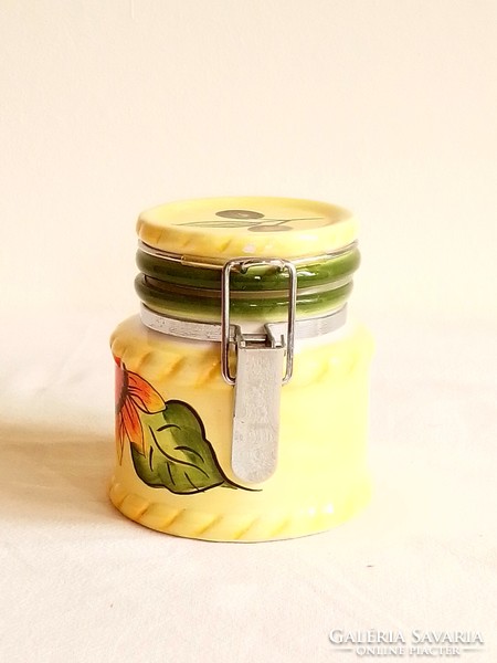 Kedves kis napraforgó és olíva bogyó mintás csatos fedeles mázas kerámia tároló edény 8,5 cm