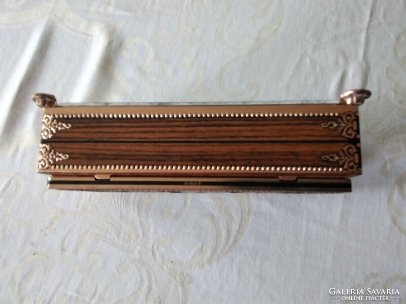 Imitation copper jewelry holder