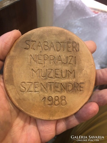 1988 Szentendre museum ceramic plaque, 7 cm.