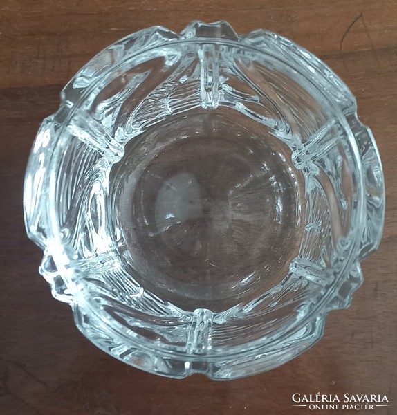 Diszes üveg kínáló pohár