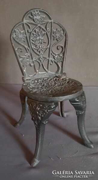 Cast iron small chair flower holder negotiable unique design!