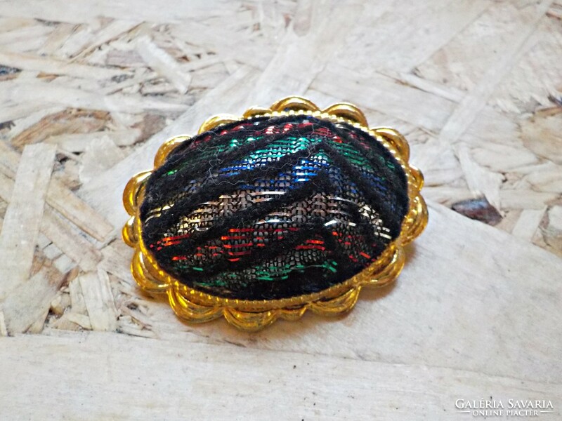 Retro gilded metal brooch with fabric decoration