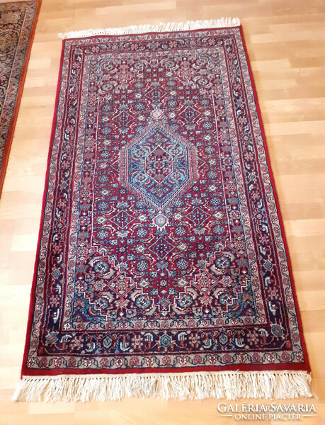Hand-knotted Iranian Bidjar rug. 160 X 87 cm