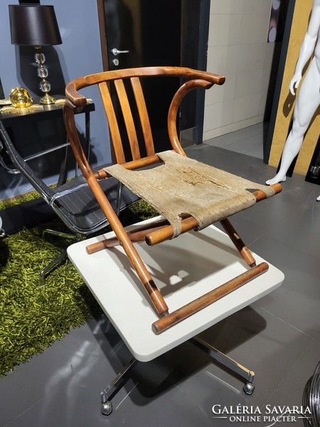 Thonet jellegű, összecsukható kis szék