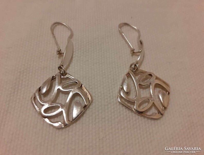 Pointy silver earrings (925)