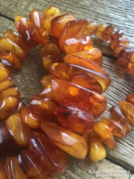 Old large amber necklace 156.6 grams