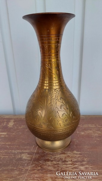 Vésett réz Indiai réz váza, 21.5 cm