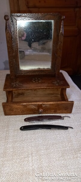 Shaving mirror with drawer + 2 razors