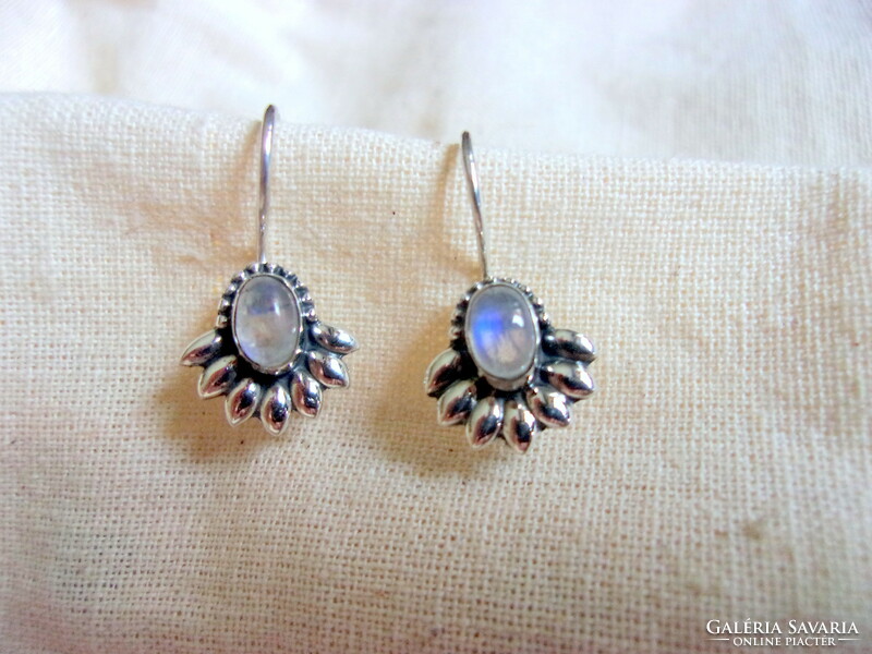 Silver earrings with rainbow moonstone decoration