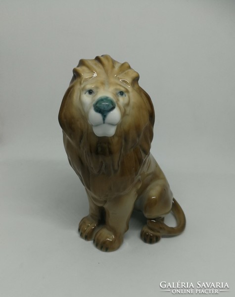 Zsolnay porcelain lion!