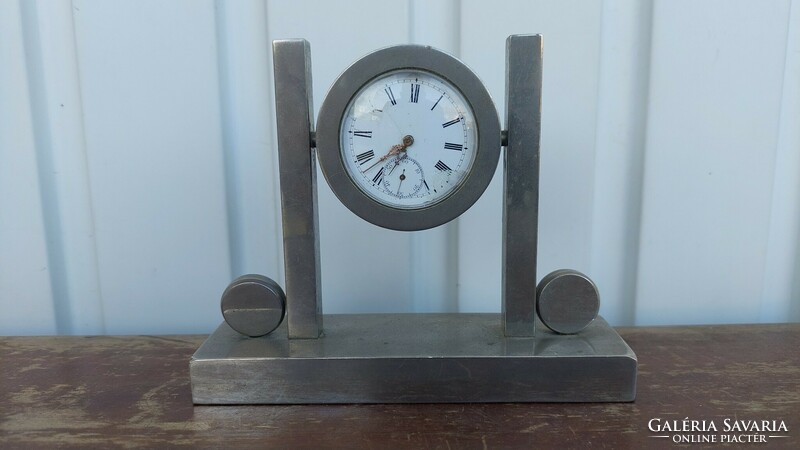 Art deco table clock
