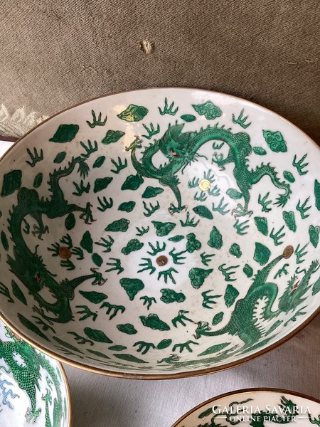 Oriental dragon pattern porcelain set.