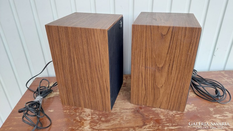 Pair of Orion mambo hs 9 speakers