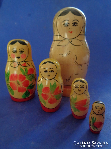 5 Matryoshka dolls