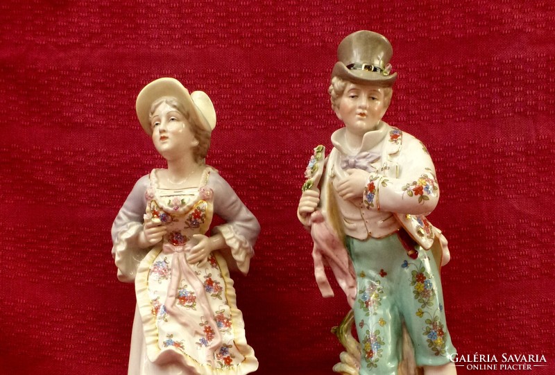 Porcelán házaspár figurális szobor. 38 cm. magasak