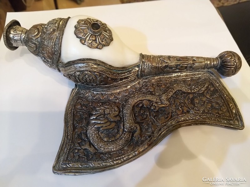 Antique Tibetan shell horn Buddhist ritual horn