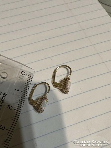 14K gold earrings for sale in unworn condition! Price: 34,000.-