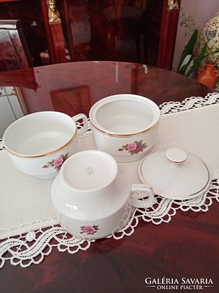 3 db jelzett hollóházi virágos  porcelán teás csésze + 1 db csészealj  és 1 db cukortartó tetővel