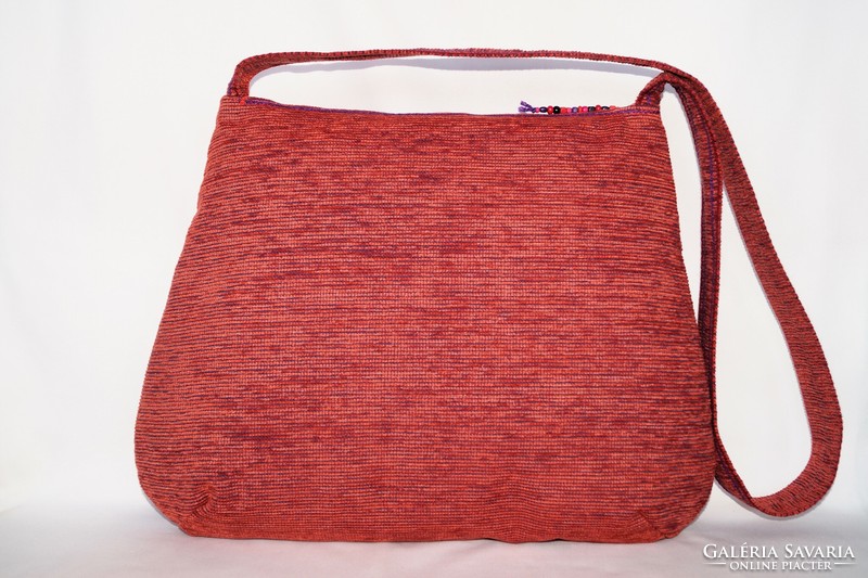 Piros, lila, kézzel hímzett, széki hímzett textíliából készült, nagy méretű, női pakolós válltáska