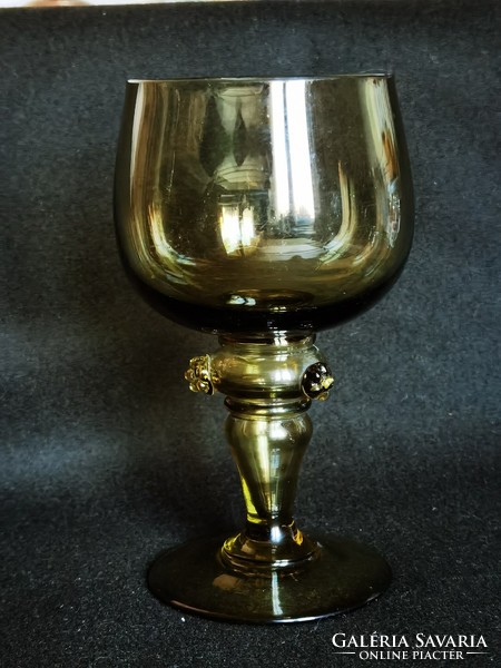 Antik fújt üveg olivazöld borospohár römerglas XIX. sz. végéről