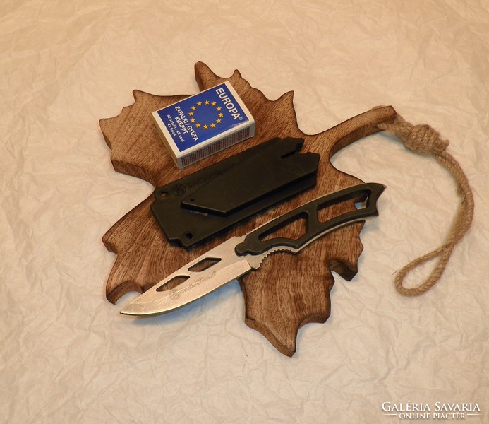 Smith & wesson neck knife, tactical knife. From a collection.
