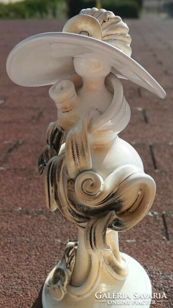 Iparművészeti modern mázas kerámia szobor - kalapos nő
