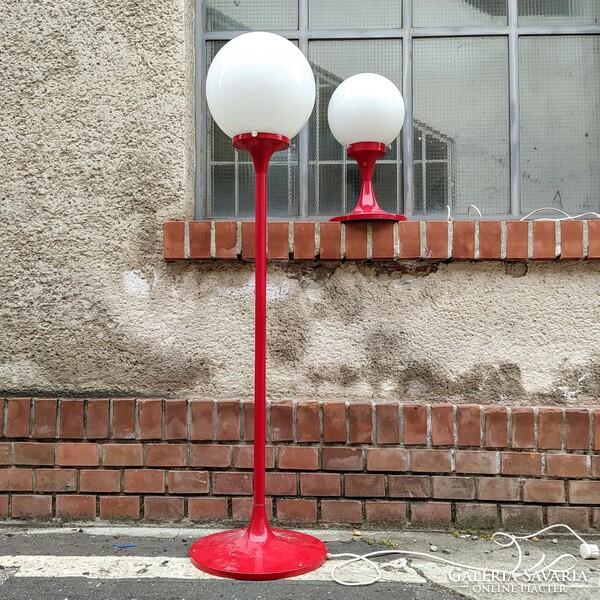 Retro - space age red table and floor lamp - idea