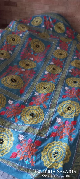 Cotton satin embroidered bedspread/tablecloth