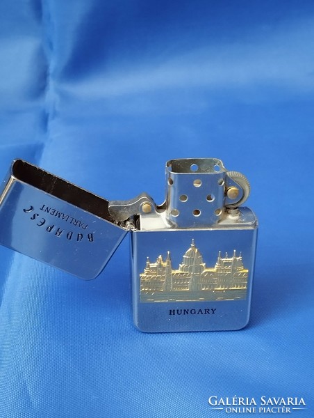 Hungarian country house lighter