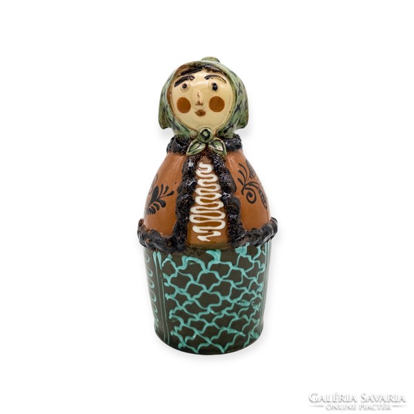 Shaped earthenware butella female cantor with headscarf and kun farmer skeleton