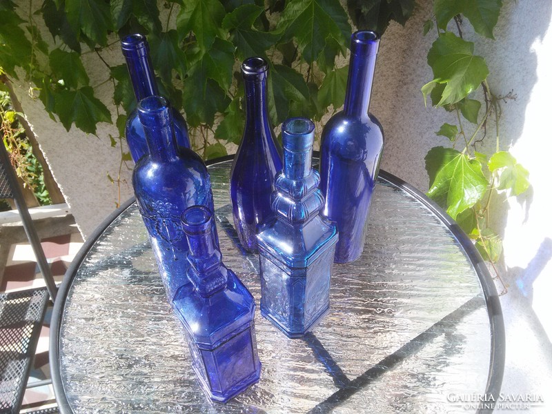Kék Üveg palackok