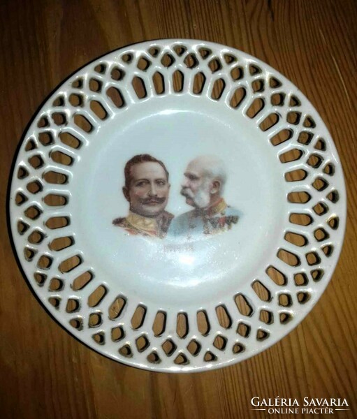 World War I relic - porcelain wall plate with portraits of Joseph Francis and Emperor William 1914/15