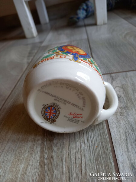 Wonderful British Coronation porcelain commemorative cup from 1937 (8.5x11x8.2 cm)