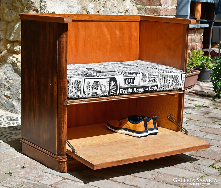 Seating furniture with shoe rack
