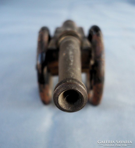 Old copper cannon model mock-up