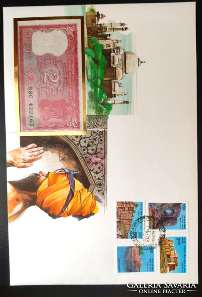 Banknotes with envelopes 8 pcs. Different countries.