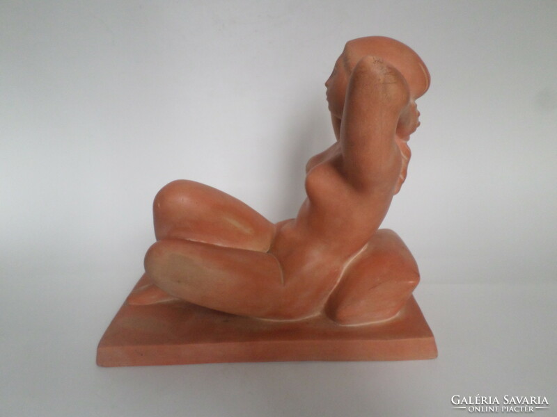Béla Kucs: seated nude terracotta