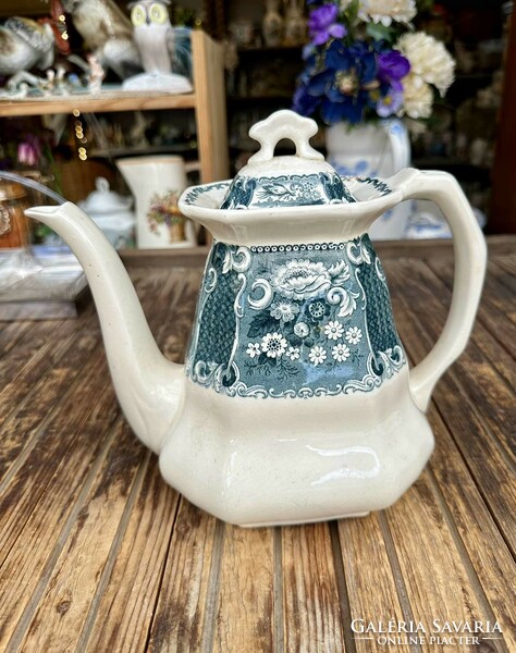 Earthenware teapot marked: maestricht - victoria