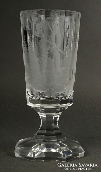 1M188 Antik csiszolt vadászjelenetes Biedermeier talpas üveg pohár XIX. század