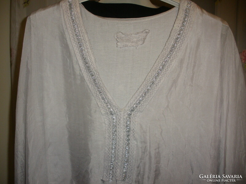 Tunic with real silk content