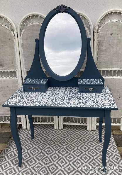 Large dressing and dressing table with a Mediterranean atmosphere, with a glass top and a hidden drawer