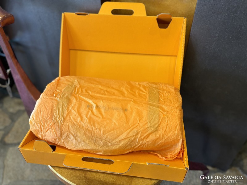 Veuve Clicquot Traveller Bag 2 VCP pezsgőspohárral, kivehető béléssel, eredeti gyári csomagolásban