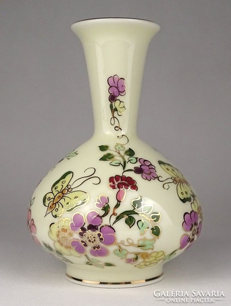 1Q940 Régi pillangós vajszínű Zsolnay porcelán váza 15 cm