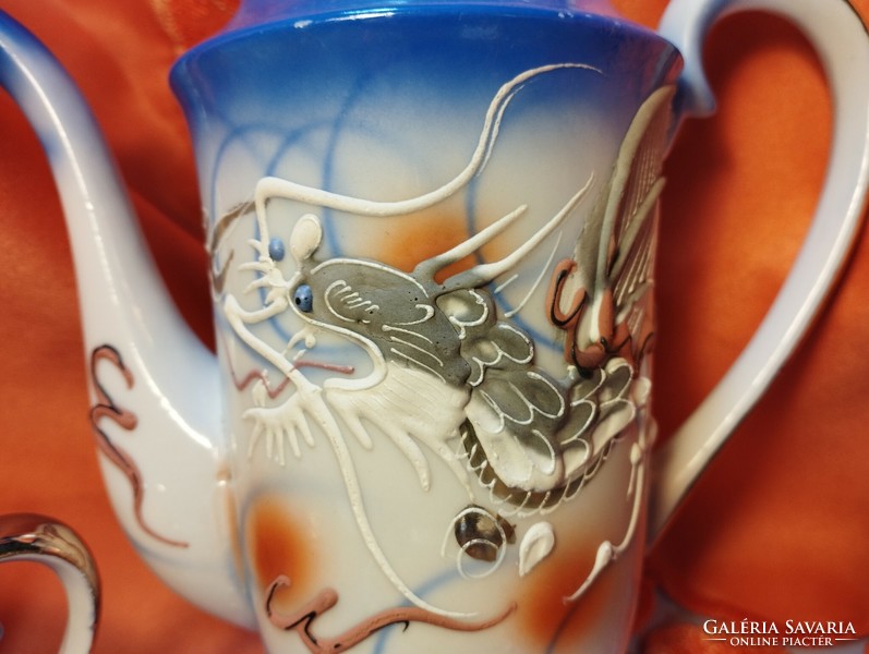 Sárkány mintás japán porcelán kávéskészlet